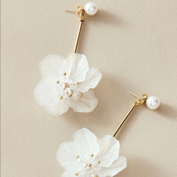 🤩Host pick🤩Floral drop earrings - Picture 2 of 5